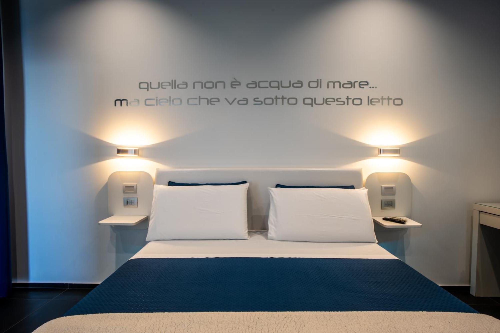 Skyhouse Beverello Naples Exterior photo
